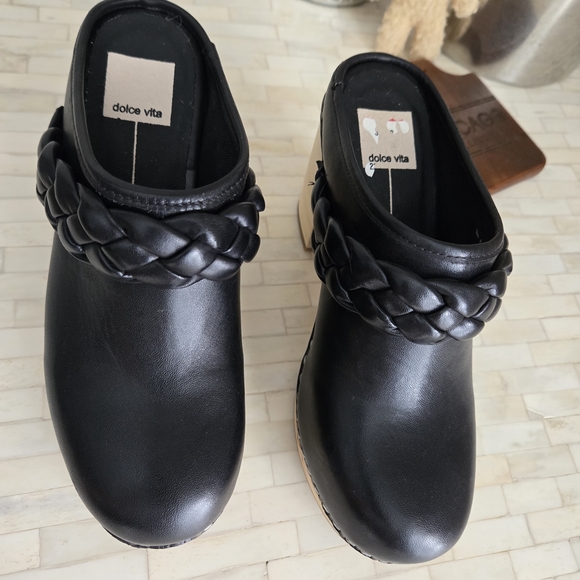 Dolce Vita Black Braided Leather Clogs with Light Tan Heel - Picture 4 of 5
